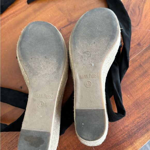 DREAM PAIRS
Espadrilles Ankle Tie Lace Up Platform Wedges
EUC SZ 9.5 with box - Picture 10 of 13